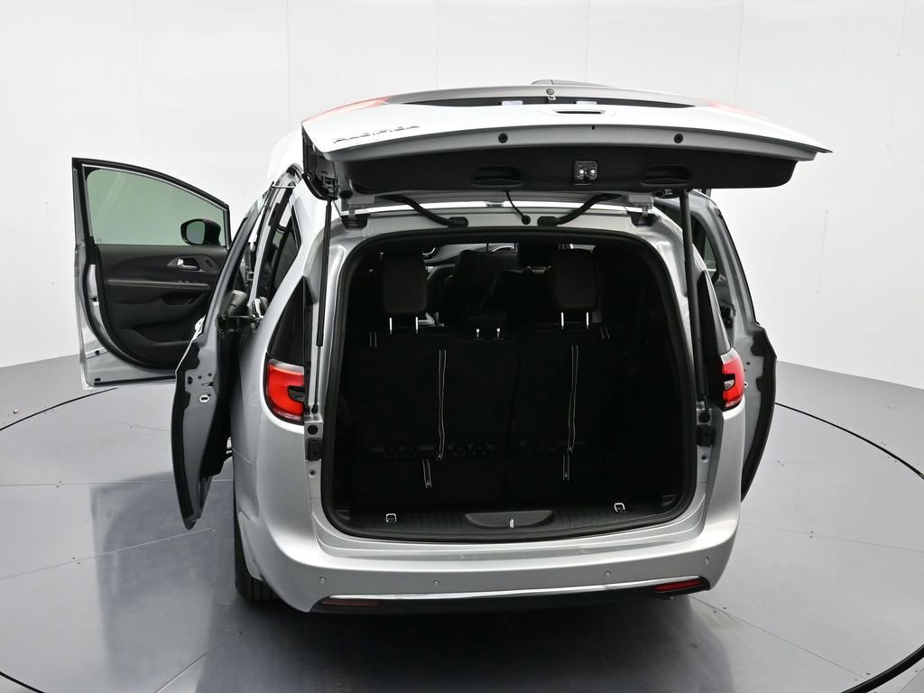 New 2026 Chrysler Pacifica Select image 43