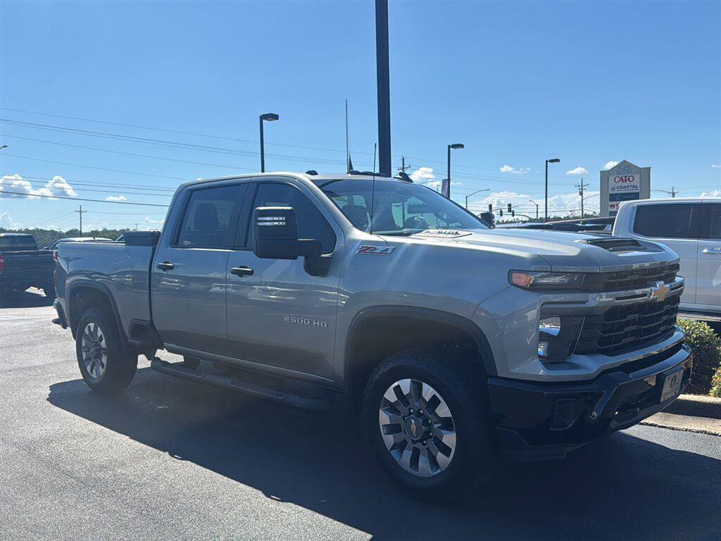 Used 2025 Chevrolet Silverado 2500 Custom w/ Custom Value Package AWD/4WD image 3