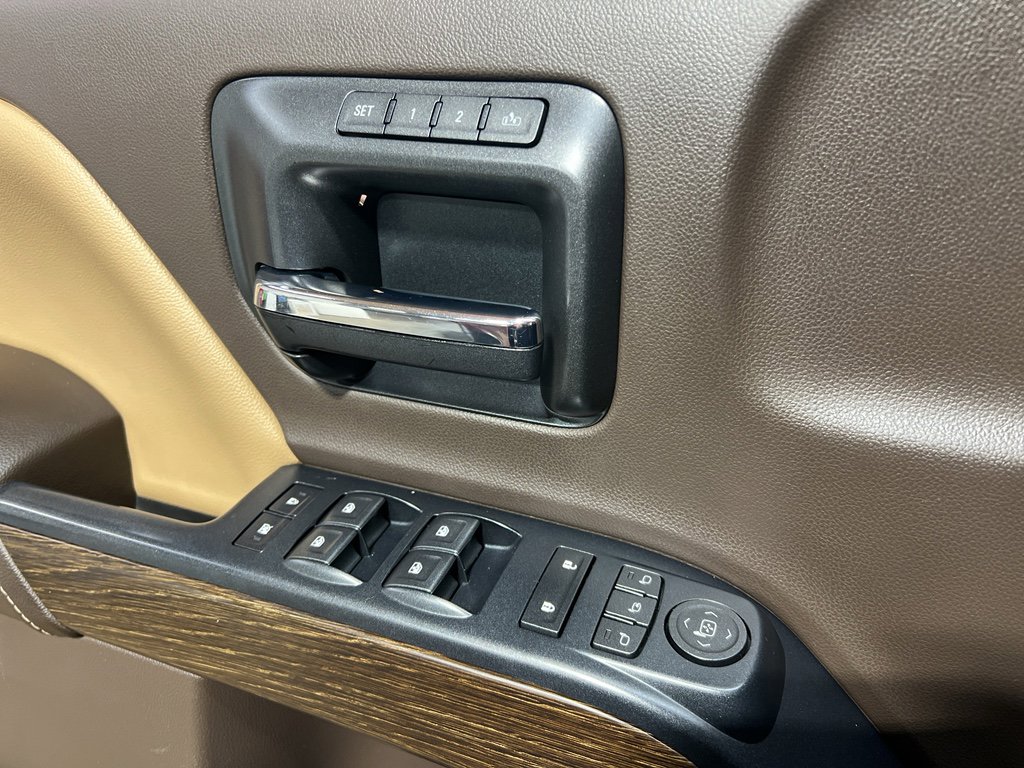 Used 2018 GMC Sierra 3500 Denali w/ Duramax Plus Package image 17