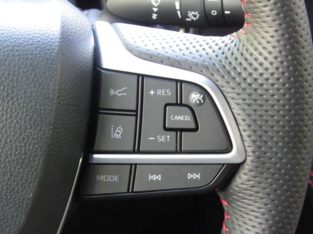 Used 2025 Toyota Sienna XSE AWD/4WD image 29