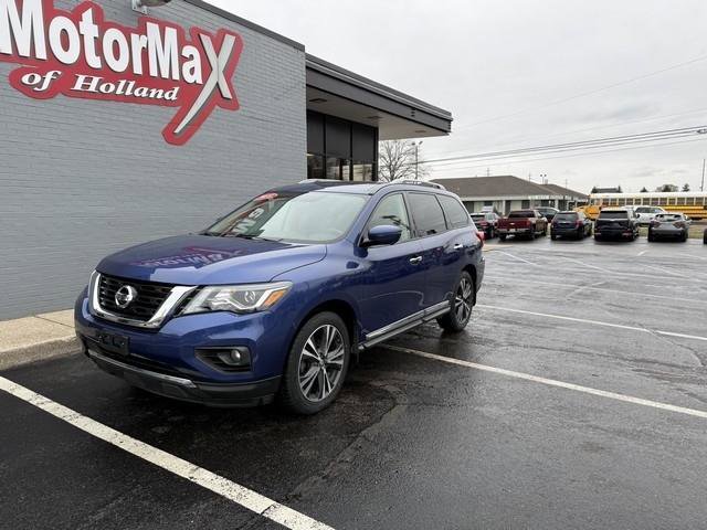 Used 2018 Nissan Pathfinder Platinum w/ Cargo Package image 2