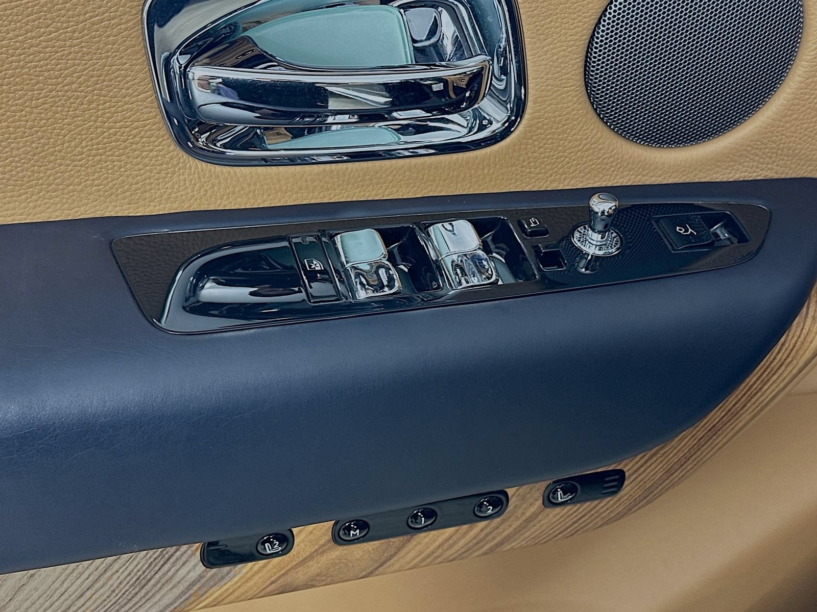 Used 2019 Rolls-Royce Cullinan AWD/4WD image 19