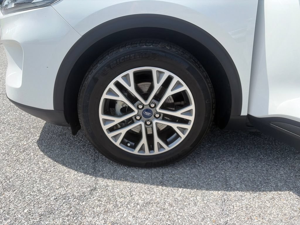 Used 2022 Ford Escape SEL w/ Technology Package FWD image 26