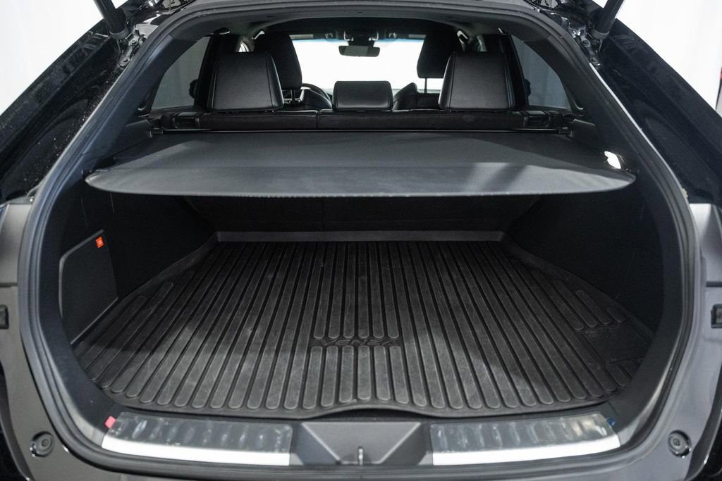 Used 2021 Toyota Venza XLE w/ Softex Package image 9