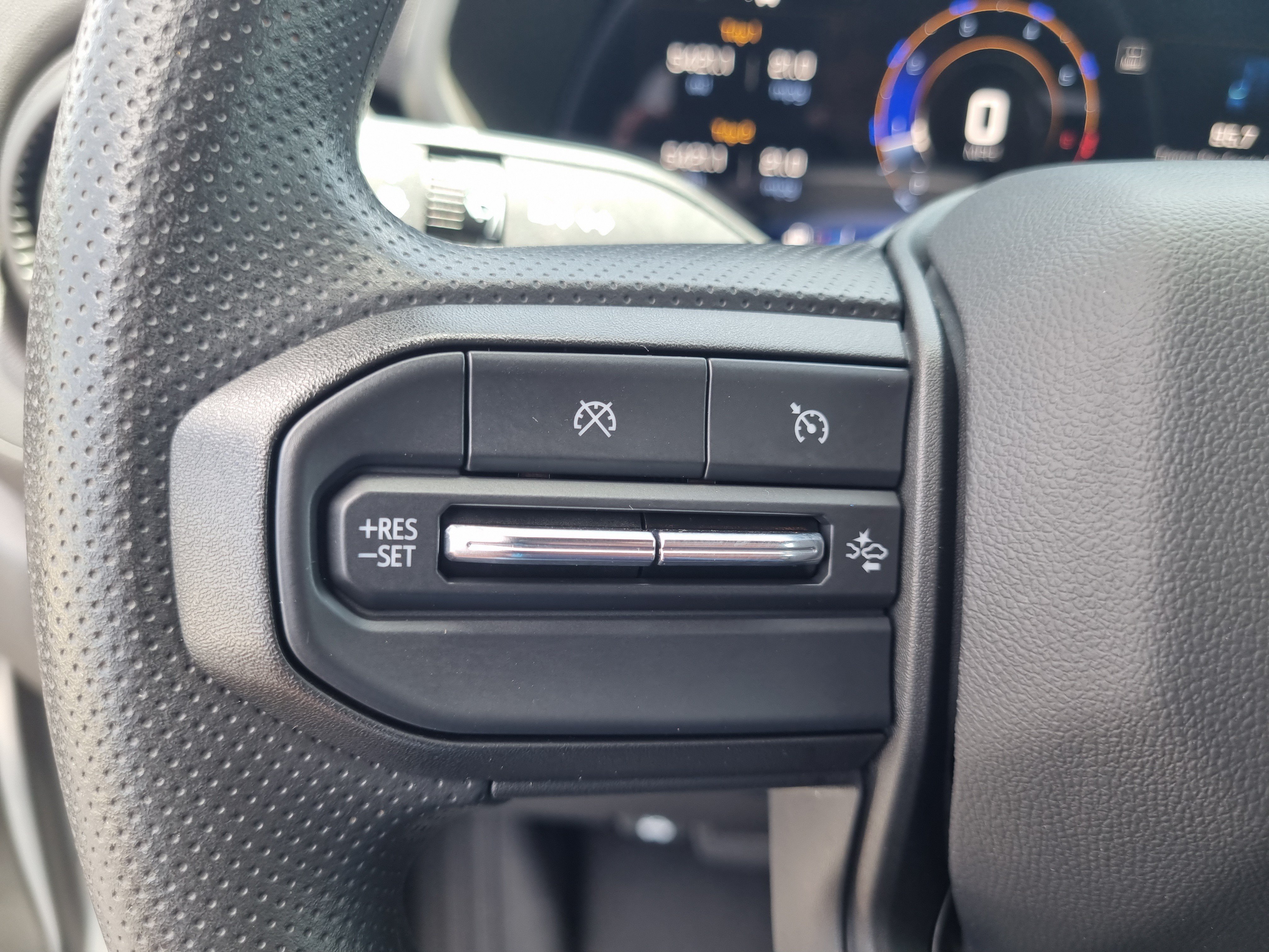 Used 2024 Chevrolet Colorado W/T w/ WT Convenience Package II RWD image 25