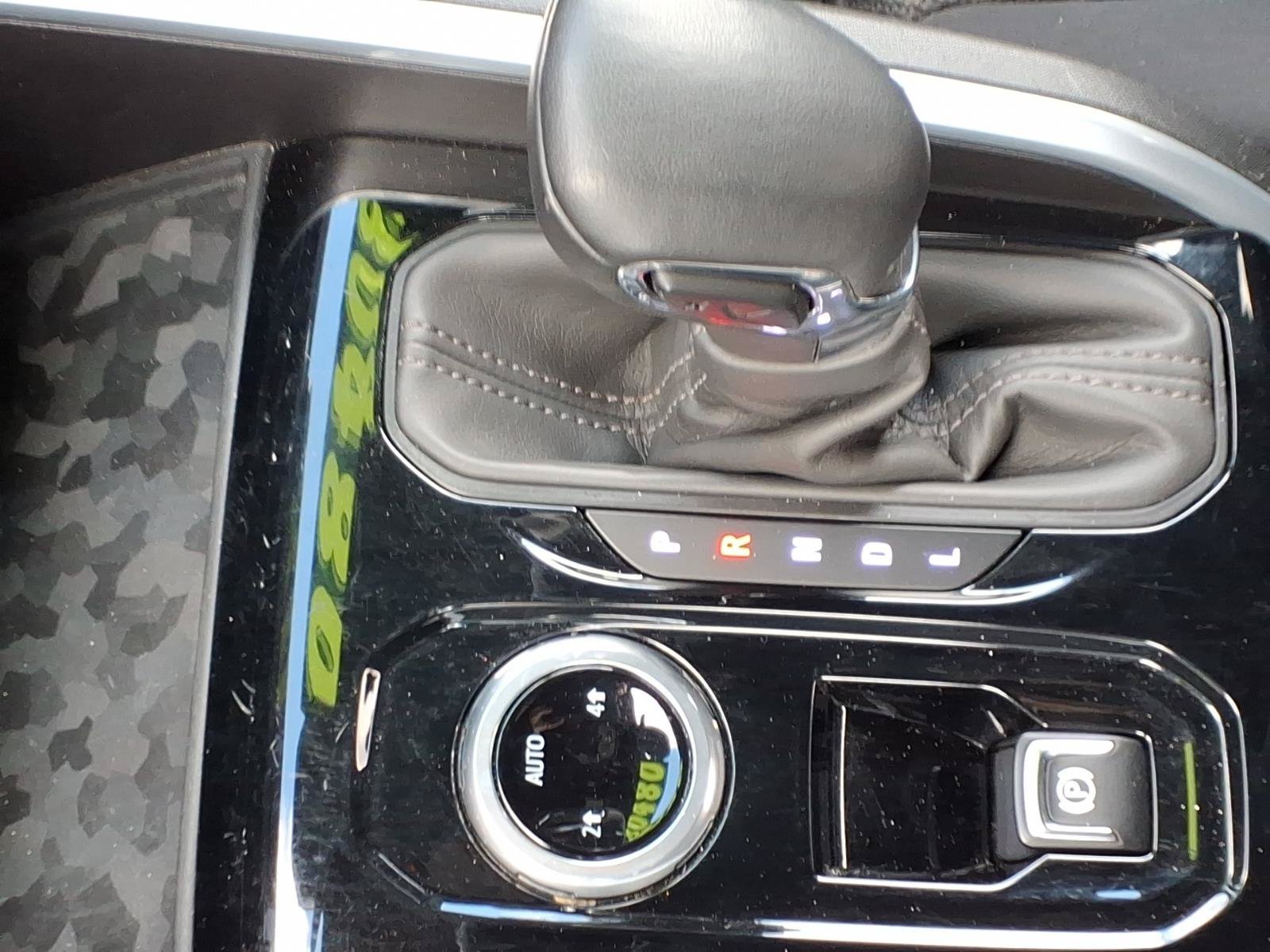 Used 2024 Chevrolet Colorado LT AWD/4WD image 25