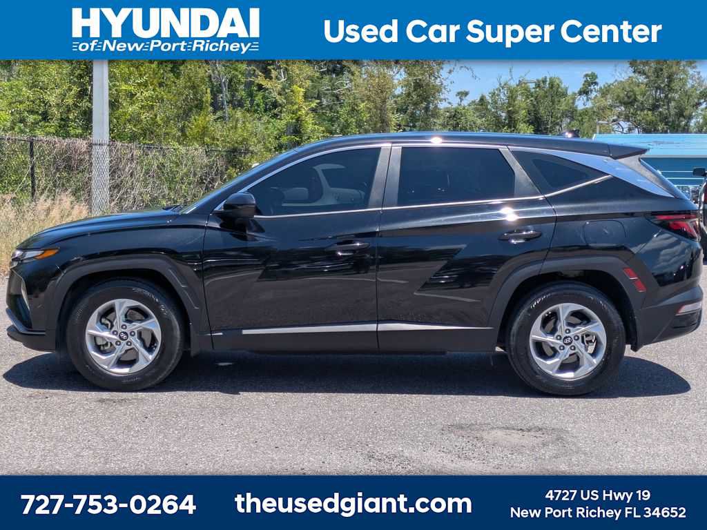 Used 2024 Hyundai Tucson SE FWD image 2
