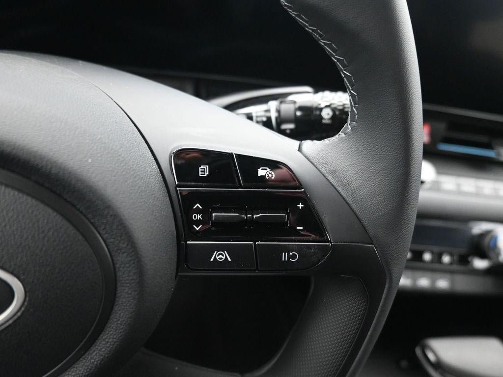 New 2026 Hyundai Elantra SEL FWD image 18