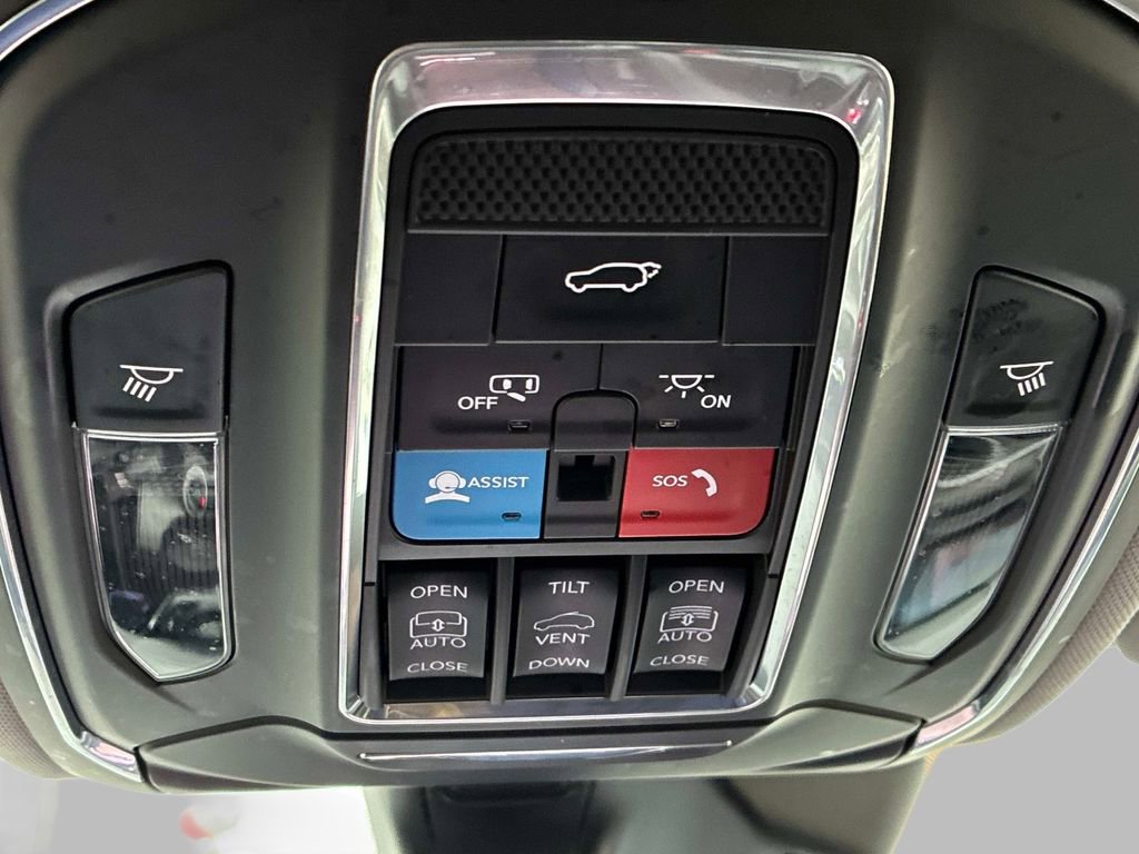 Certified 2023 Jeep Grand Cherokee 4WD 4xe w/ Luxury Tech Group II image 38