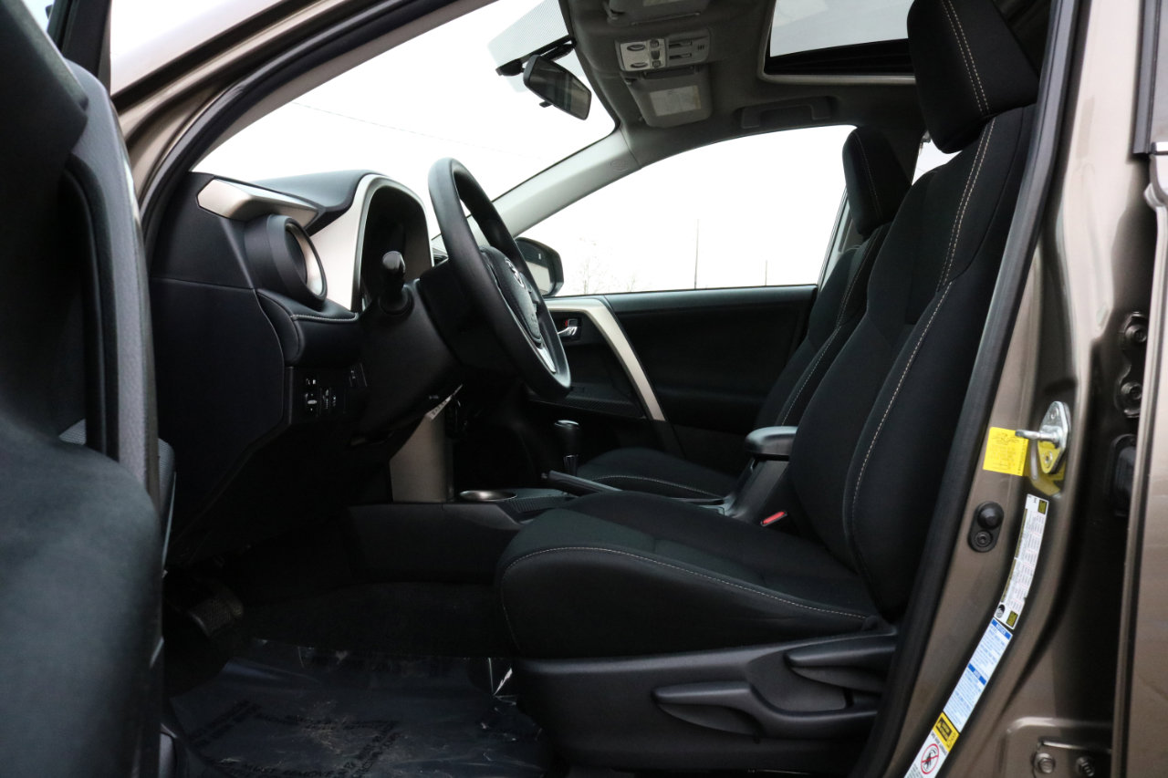 Used 2015 Toyota RAV4 XLE image 19