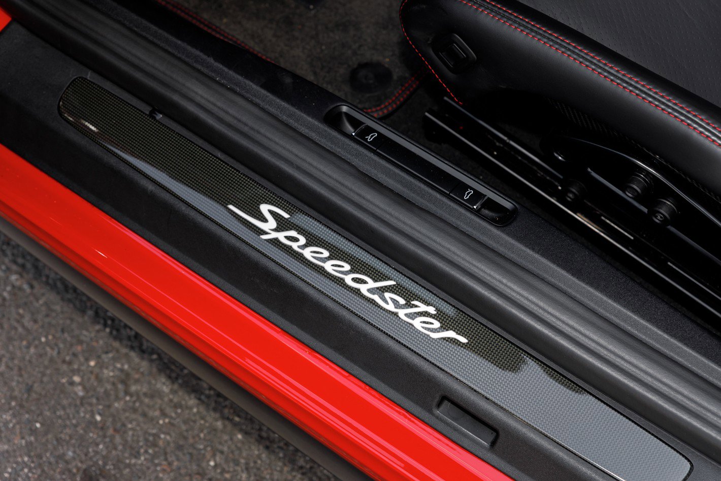 Used 2019 Porsche 911 Speedster image 39