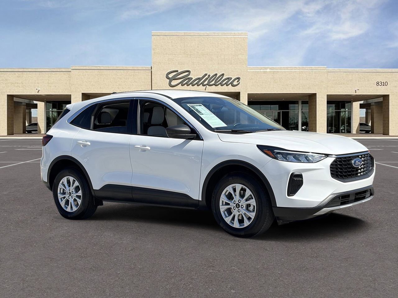 Used 2023 Ford Escape Active w/ Tech Pack #1 AWD/4WD image 3