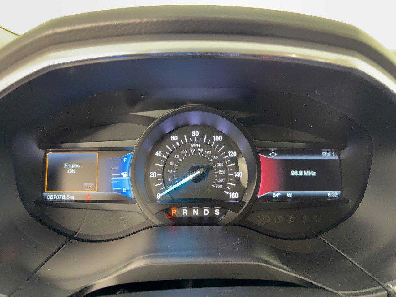 Used 2018 Ford Edge Titanium FWD image 17
