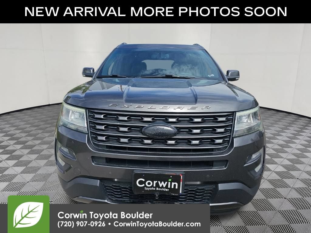 Used 2017 Ford Explorer XLT w/ Equipment Group 202A AWD/4WD video 2