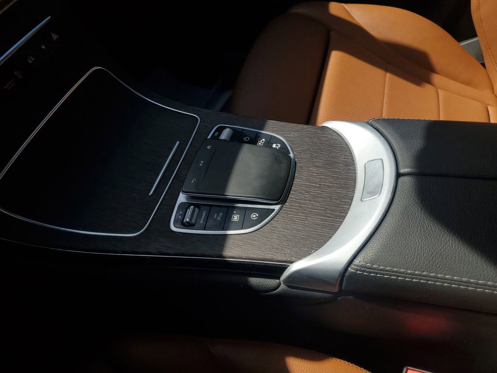 Used 2022 Mercedes-Benz GLC 300 4MATIC Coupe image 33