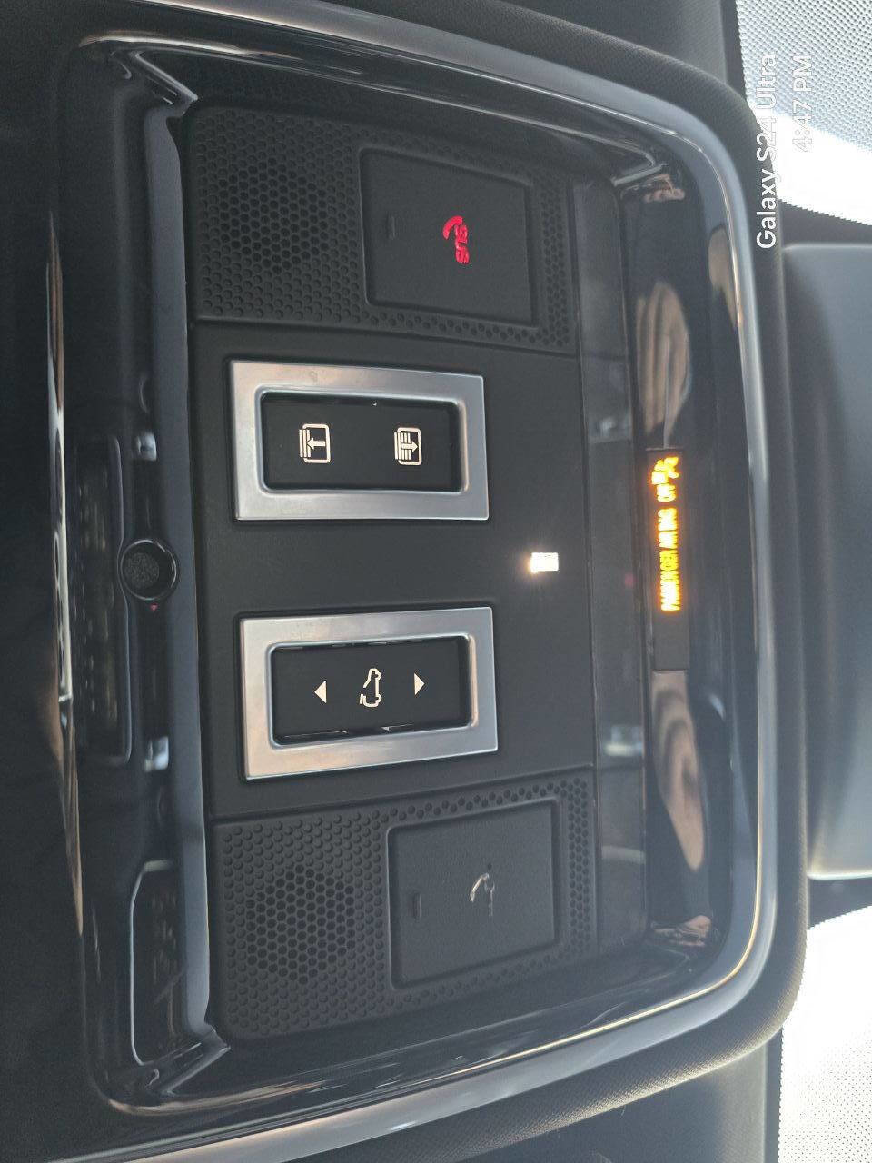 Used 2020 Land Rover Range Rover Sport HSE image 27