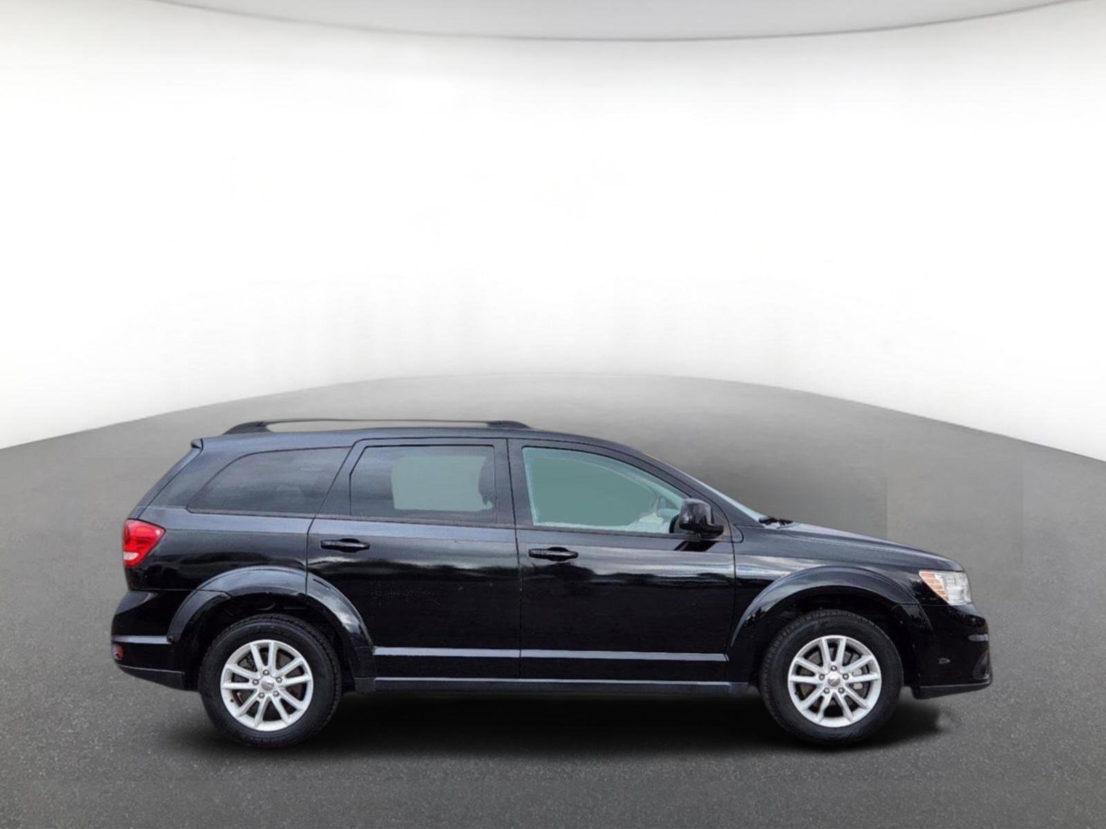 Used 2016 Dodge Journey SXT image 2