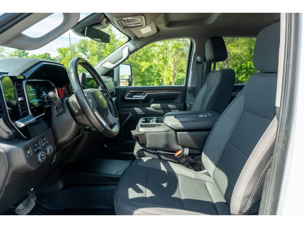 Used 2025 Chevrolet Silverado 2500 LT w/ Convenience Package AWD/4WD image 11