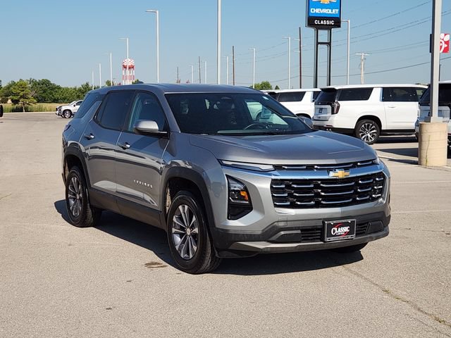 Used 2025 Chevrolet Equinox LT FWD image 3