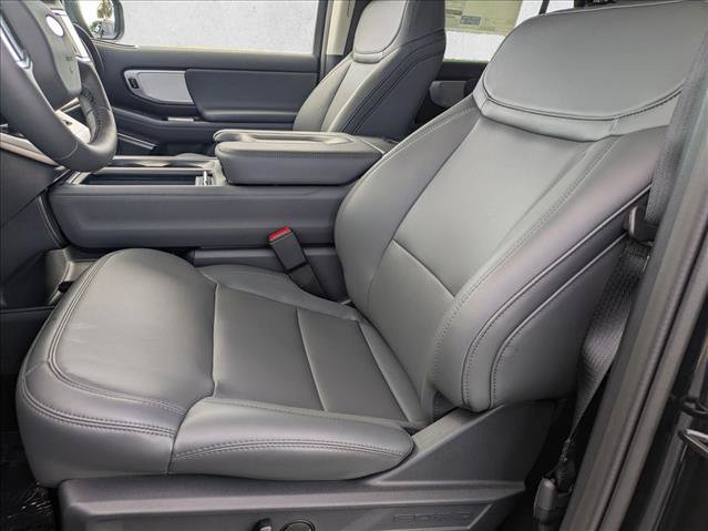 New 2027 Ford Expedition Max Active RWD image 4