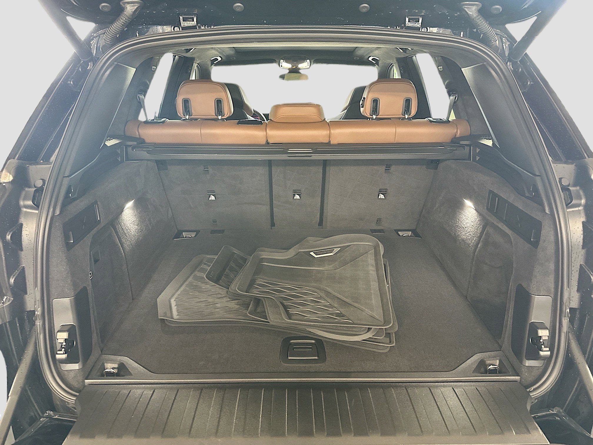 Used 2024 BMW X5 M Competition w/ Executive Package image 28