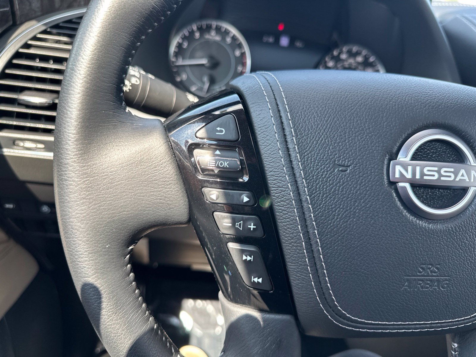 Used 2024 Nissan Armada Platinum w/ Cargo Package AWD/4WD image 58