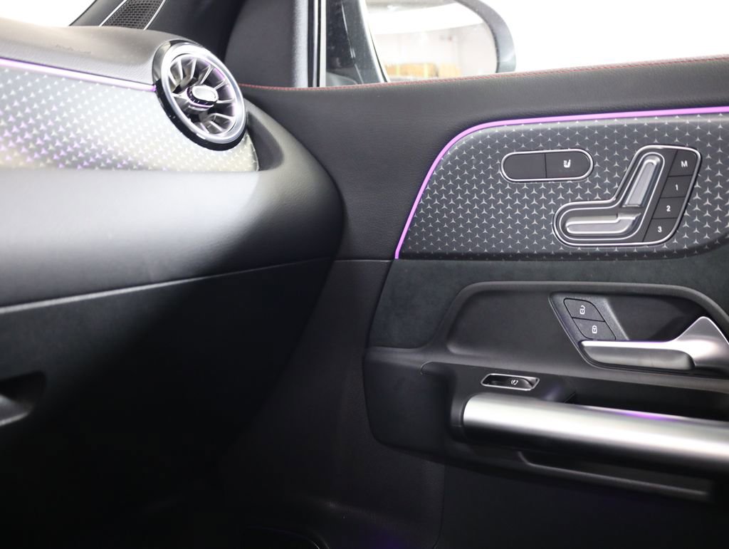 Used 2025 Mercedes-Benz GLA 35 AMG 4MATIC image 25