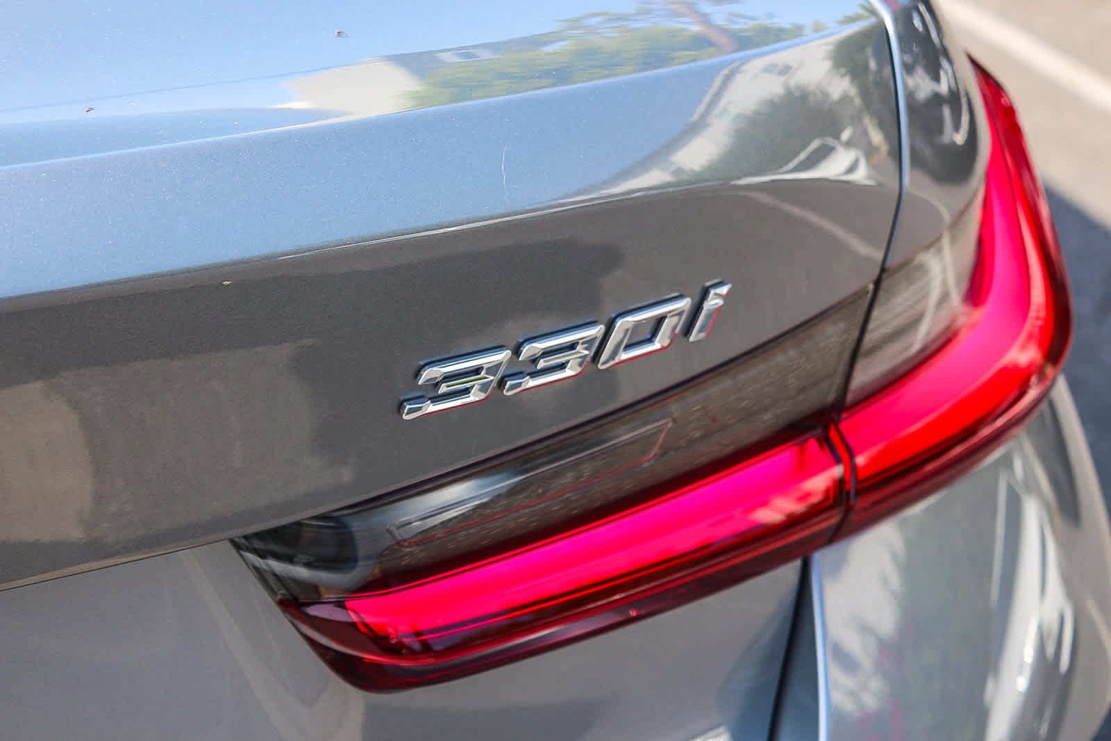 New 2025 BMW 330i xDrive Sedan w/ Convenience Package image 25