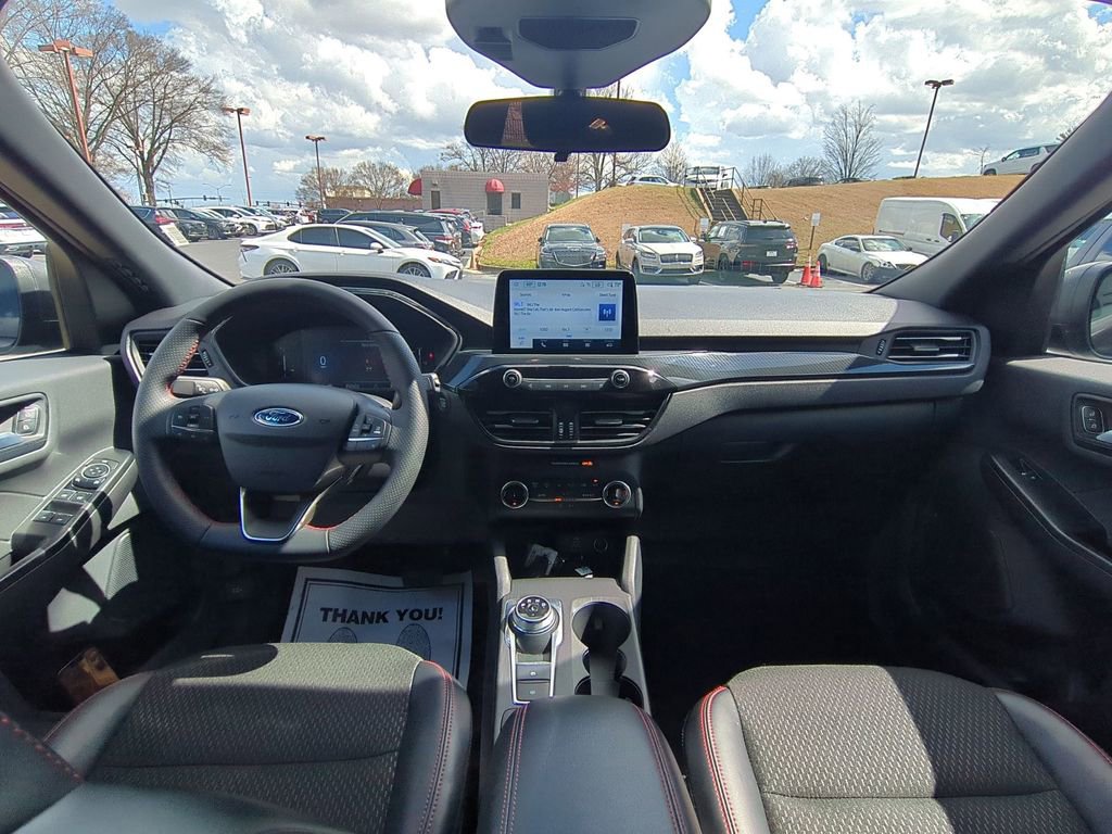 Used 2025 Ford Escape ST-Line image 25