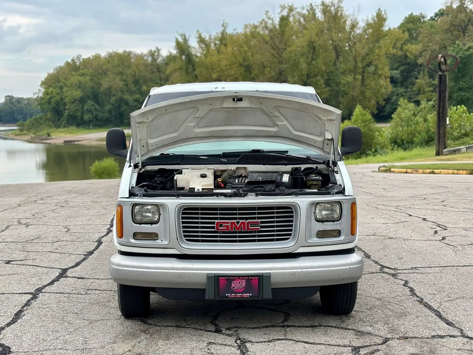 Used 2001 GMC Savana 2500 RWD image 10