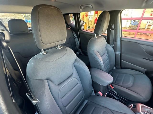 Used 2020 Jeep Renegade Latitude image 23