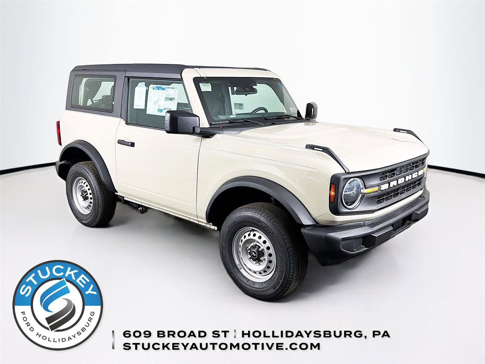 New 2025 Ford Bronco 2-Door image 1