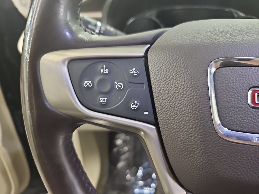 Used 2019 GMC Acadia Denali w/ Technology Package AWD/4WD image 18