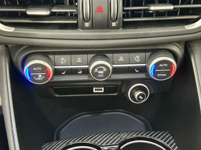 Used 2023 Alfa Romeo Giulia Estrema AWD/4WD image 18