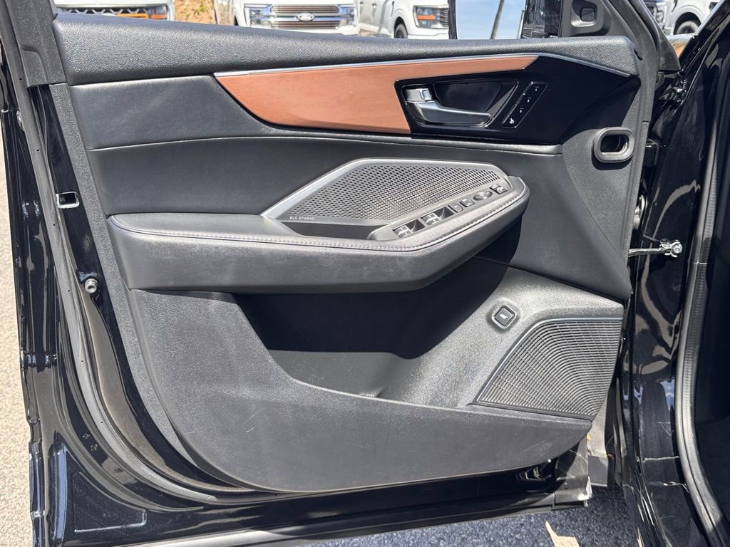 Used 2022 Acura MDX SH-AWD w/ Technology Package image 16