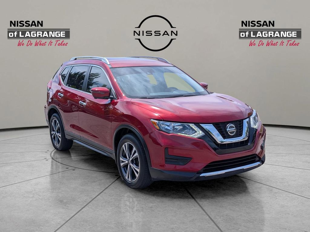 Used 2019 Nissan Rogue SV w/ Premium Package FWD image 3