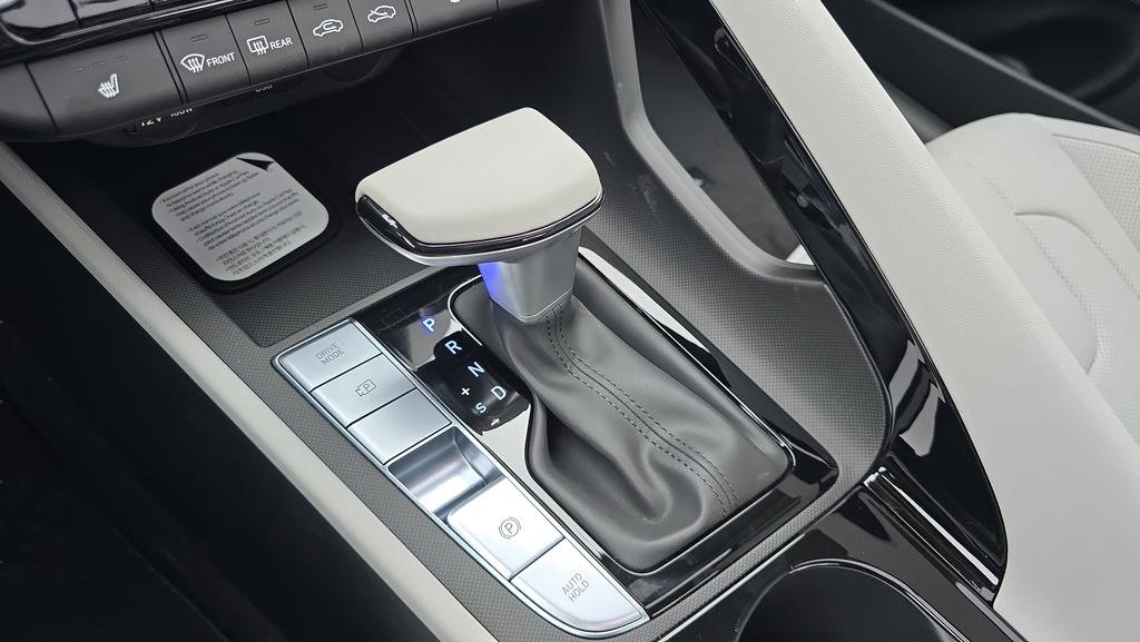 New 2026 Hyundai Elantra Limited FWD image 16