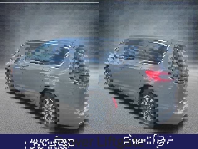 Used 2022 Chrysler Pacifica Touring-L image 11