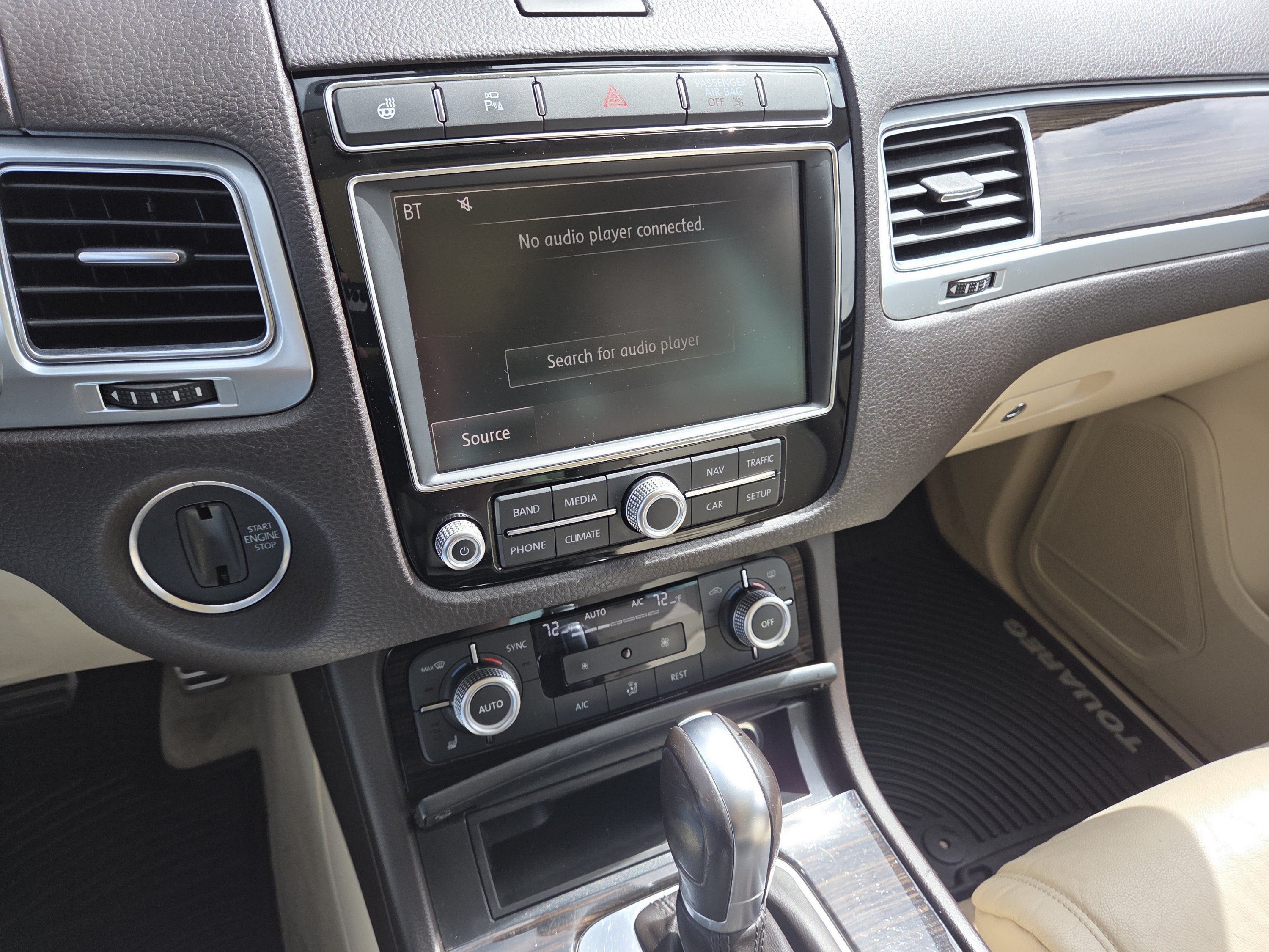 Used 2015 Volkswagen Touareg Executive AWD/4WD image 34