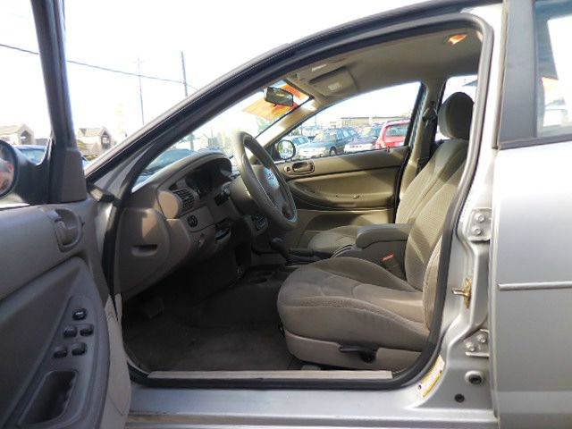 Used 2006 Chrysler Sebring LX image 6