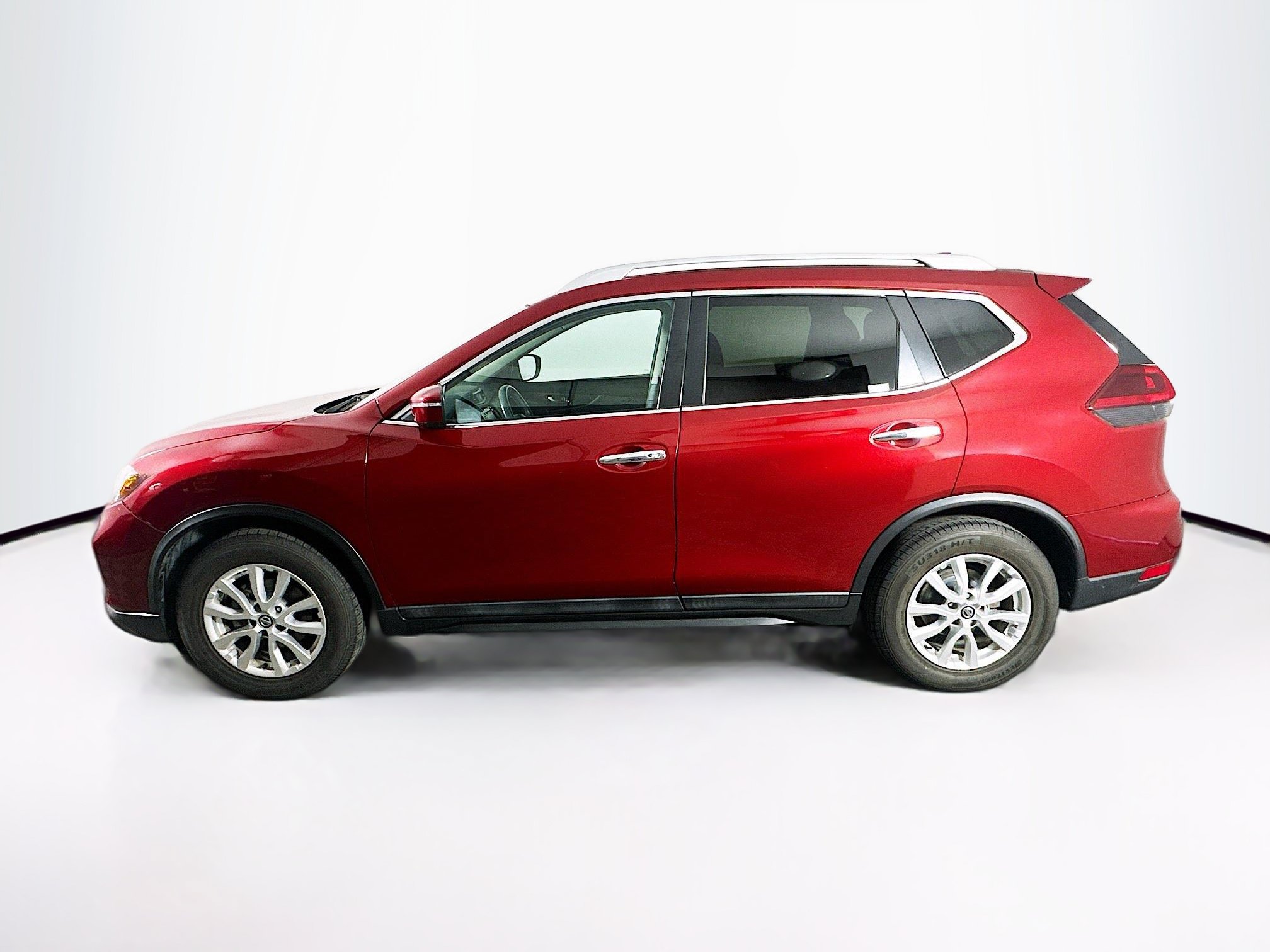 Used 2018 Nissan Rogue SV FWD image 4