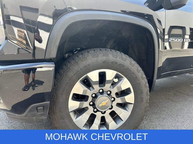 Used 2024 Chevrolet Silverado 2500 Custom w/ Custom Value Package AWD/4WD image 33