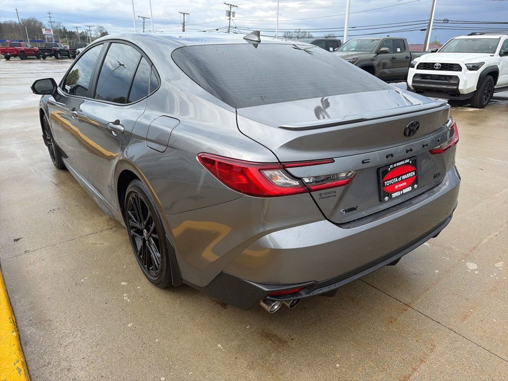 Used 2025 Toyota Camry SE image 7
