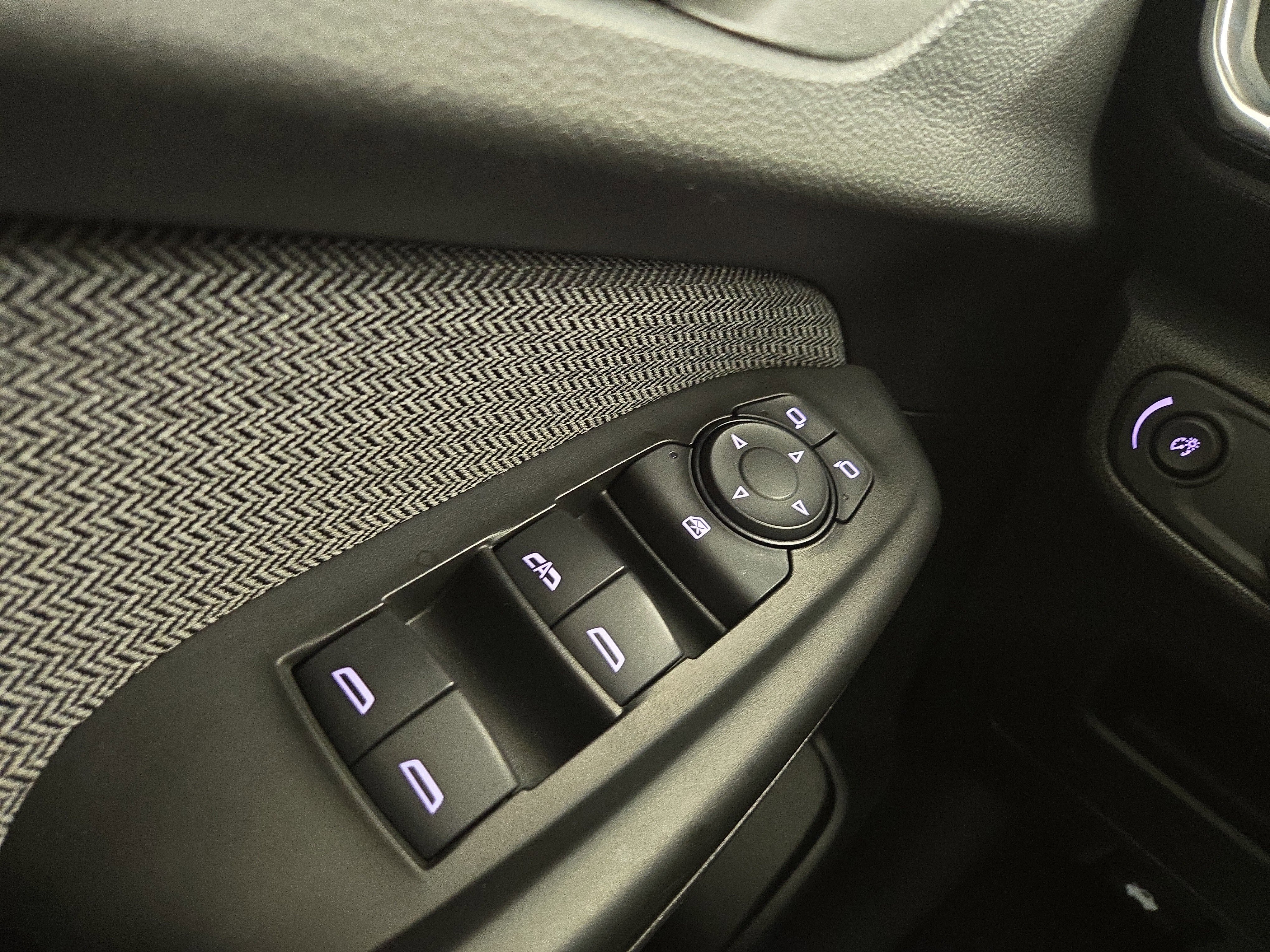 Certified 2023 Chevrolet TrailBlazer LT w/ Convenience Package image 30