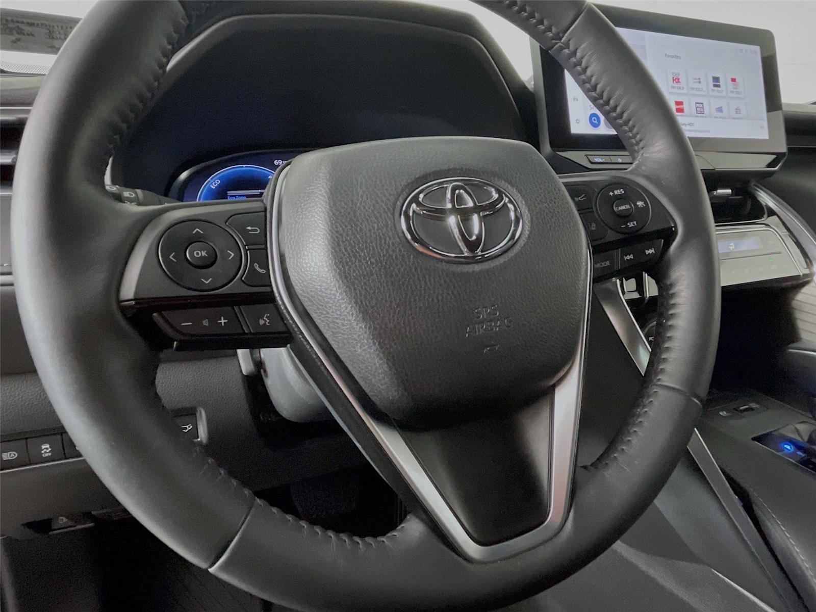 Used 2023 Toyota Venza Limited image 14