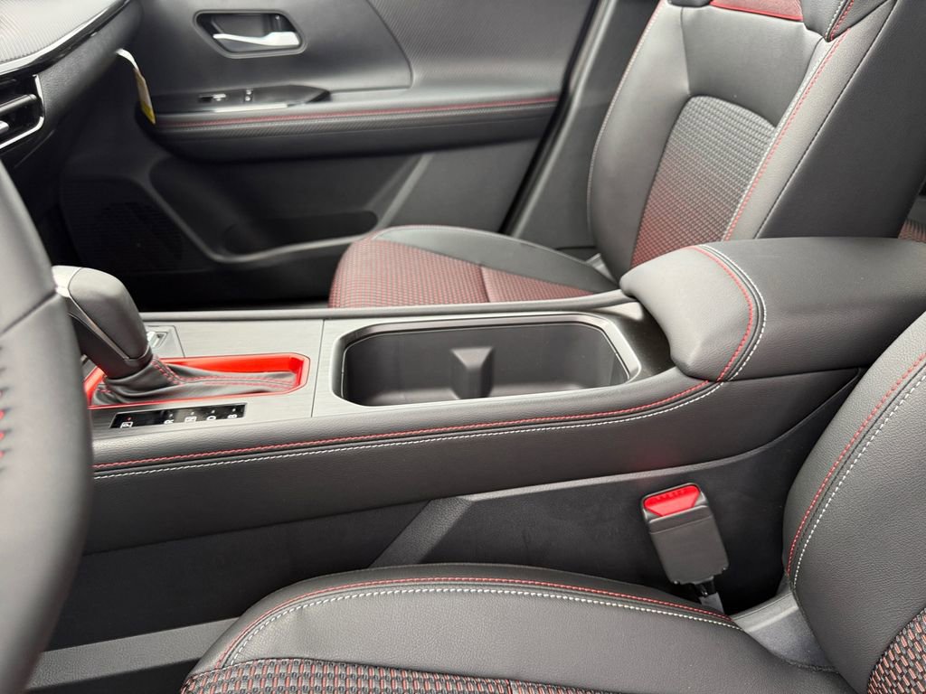 New 2026 Nissan Kicks SR w/ Cold Weather Package image 31