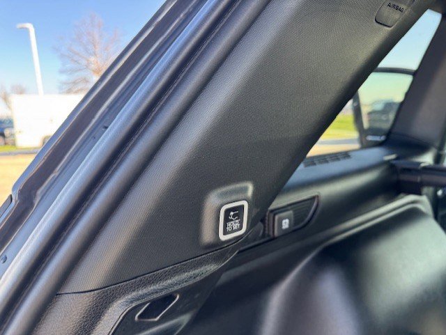 Used 2024 Jeep Grand Cherokee Limited w/ Black Appearance Package image 30