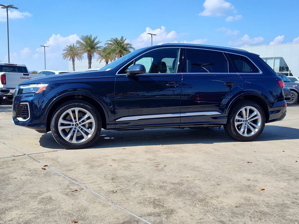 Certified 2025 Audi Q7 2.0T Premium w/ Convenience Package AWD/4WD image 3
