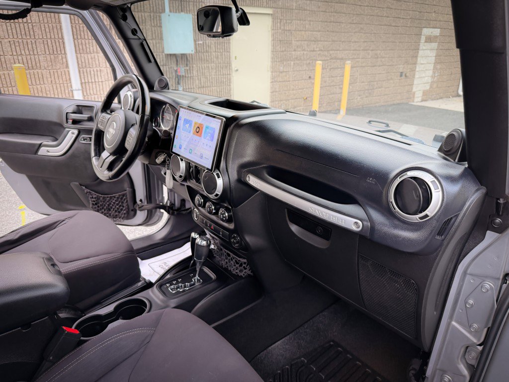 Used 2013 Jeep Wrangler Unlimited Sahara w/ Connectivity Group image 20