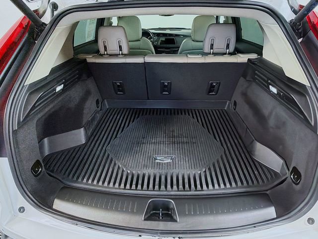 Used 2023 Cadillac XT4 Luxury w/ Cold Weather Package AWD/4WD image 24